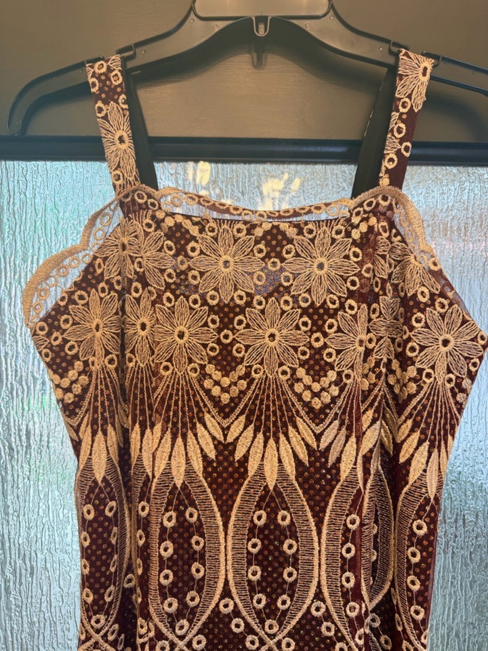✨ Vintage Sung USA Burgundy Gold Metallic Lace Gown – Size M – Made in USA ✨ - Picture 2 of 16